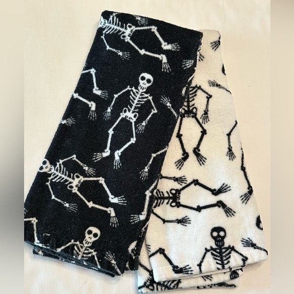 Set of 2 Halloween Skeleton Cotton Hand Towels - Picture 1 of 2